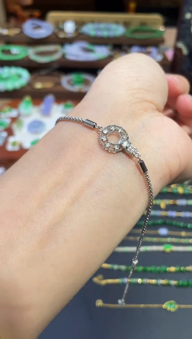 颈饰未镶嵌翡翠手链 百元以下不出证