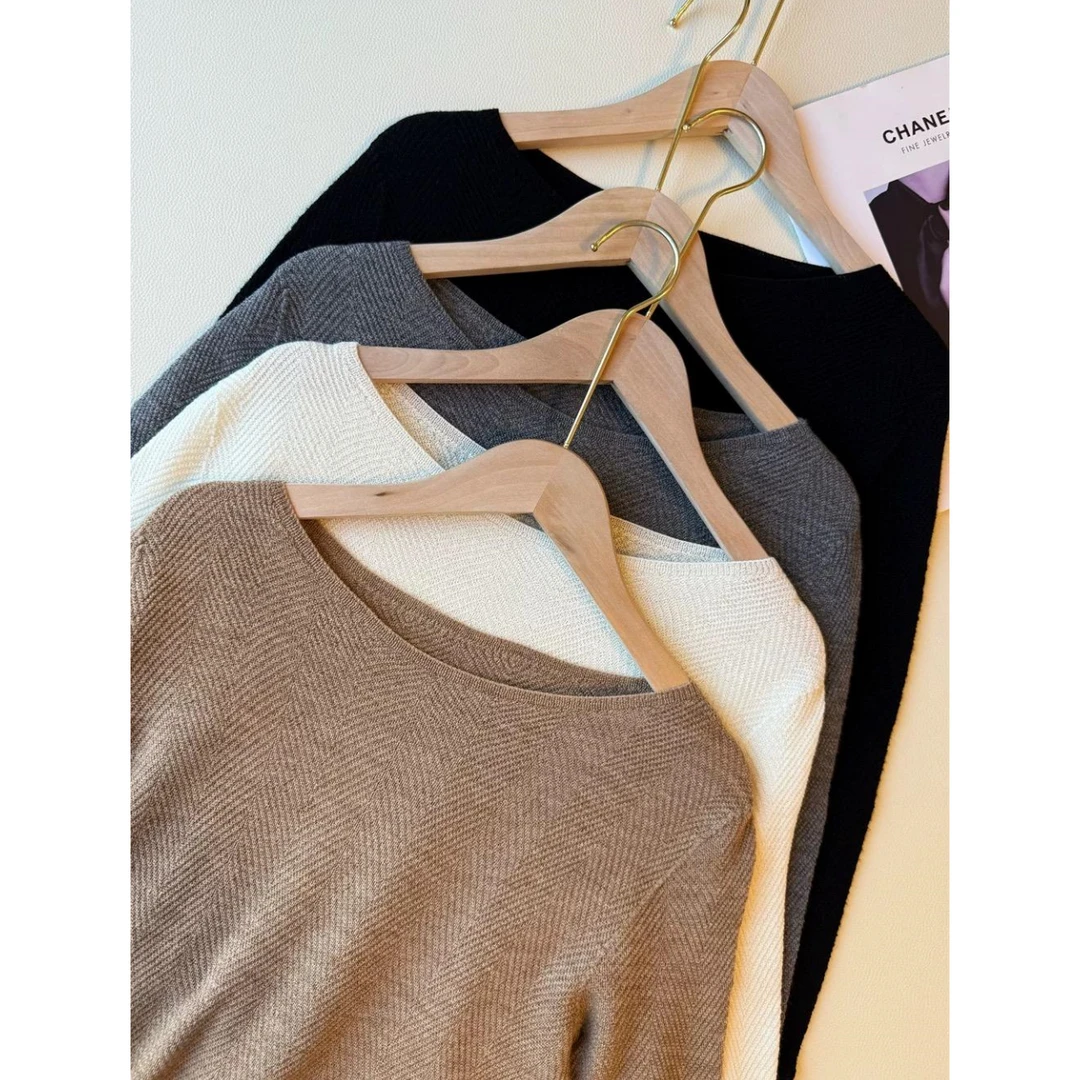 日本岛精无缝一体工艺100%美丽诺百搭时尚绵羊毛针织鱼骨纹打底衫