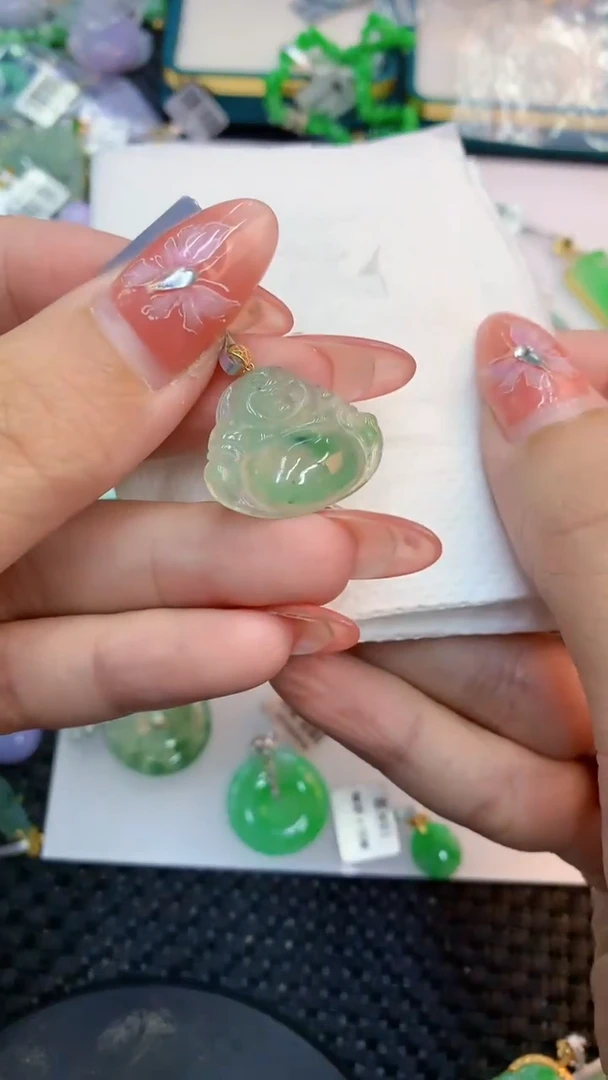 颈饰未镶嵌翡翠1