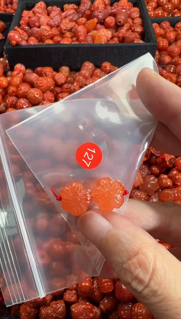 颈饰未镶嵌南红玛瑙1