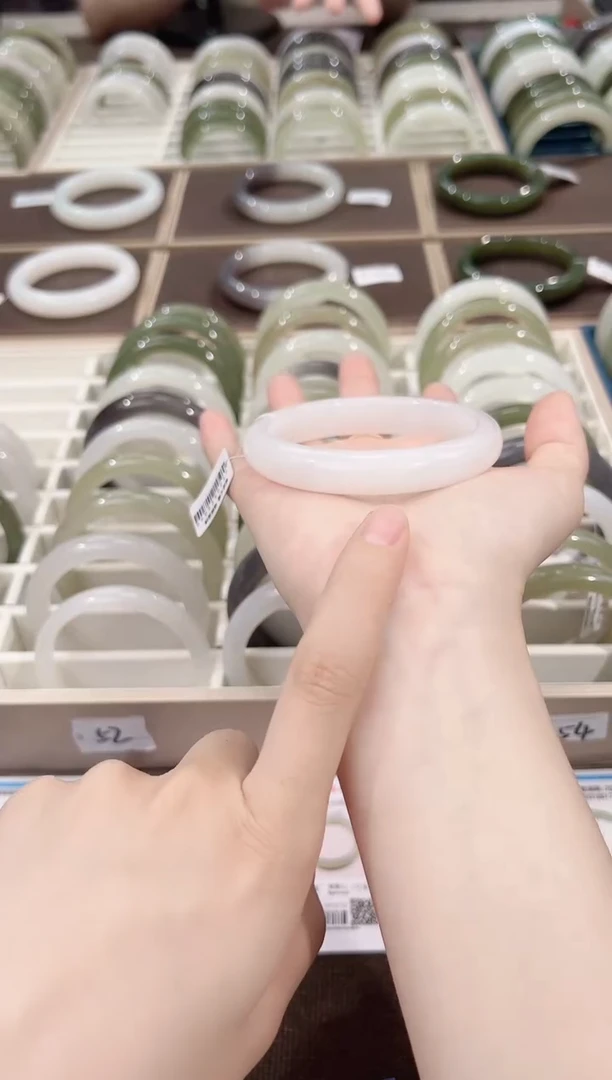 和田玉手镯未镶嵌F6