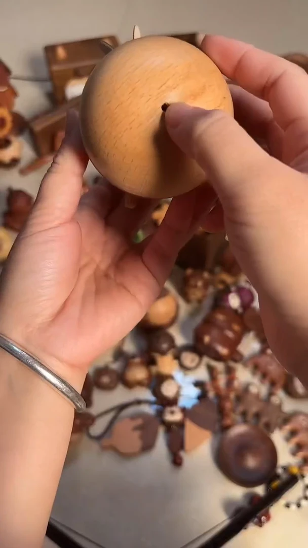 木蜜蜂牙签筒摆件