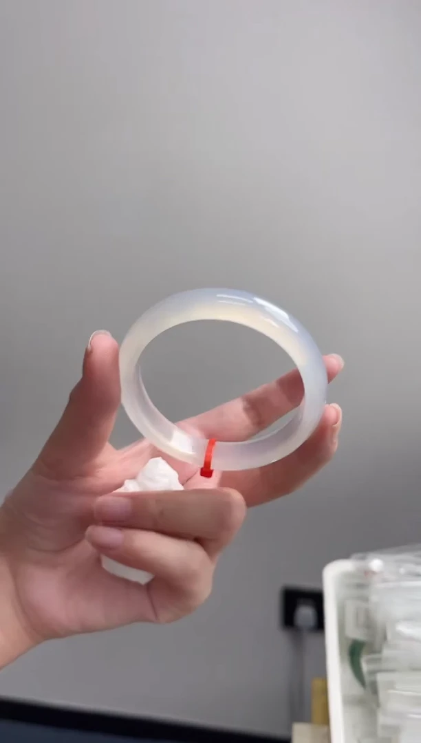 玛瑙/玉髓手镯未镶嵌56圈