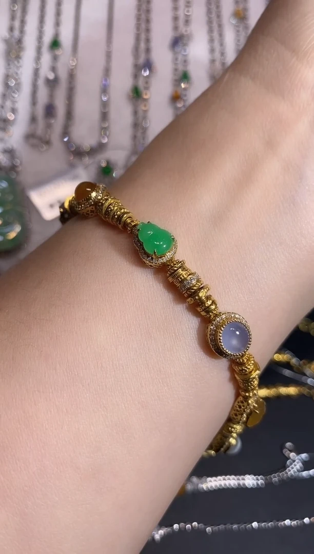 18K金镶嵌手链翡翠手链