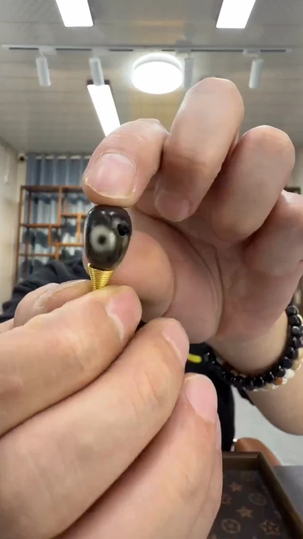 未镶嵌配饰一颗玛瑙/玉髓M5 实物为准