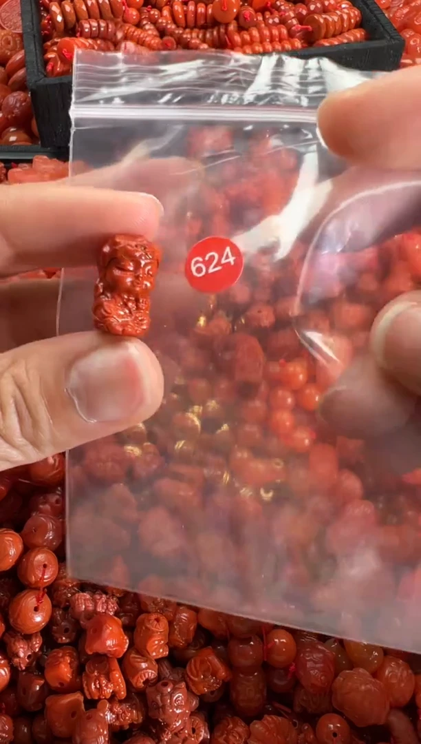 【闪购商品】南红玛瑙颈饰未镶嵌1