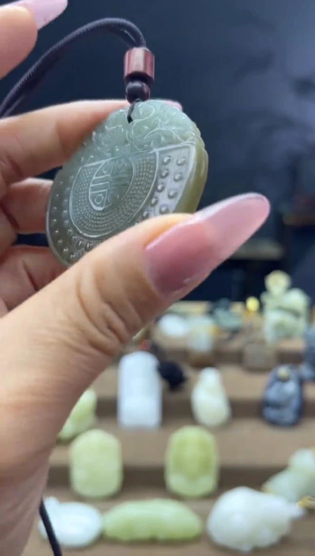 颈饰未镶嵌和田玉1