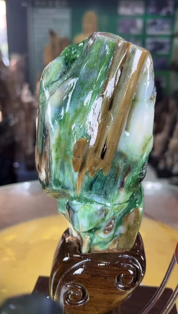 缅甸天然树化玉精品摆件