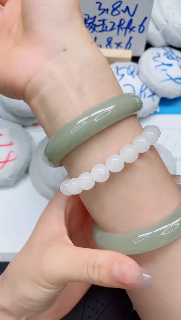 石英质玉手镯未镶嵌240-60.4