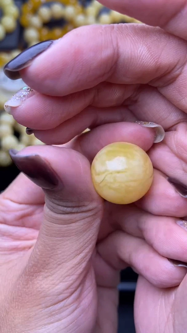 裸石琥珀未镶嵌星筠珠宝75