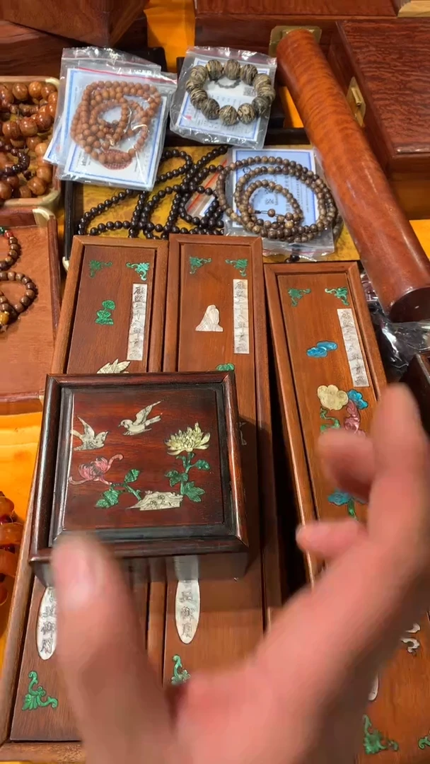 【闪购商品】花梨木类木艺手串盒