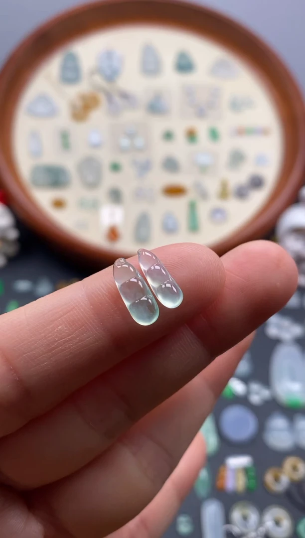 颈饰未镶嵌翡翠起光豆子1对/芬