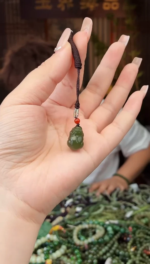 和田玉未镶嵌颈饰拍一发一