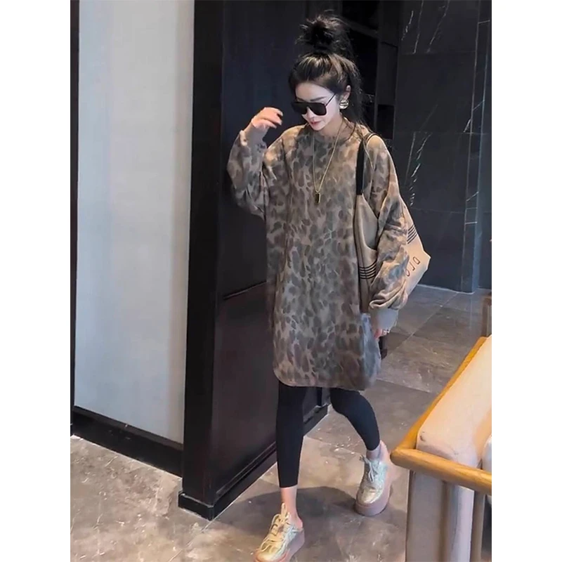 欧洲站2025秋季新款时髦洋气显瘦百搭设计宽松长袖圆领迷彩上衣女