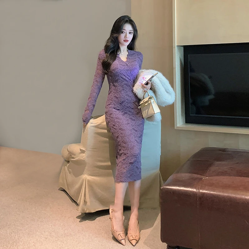 时髦洋气紫色蕾丝连衣裙女2025秋季新款设计感显瘦打底包臀长裙子
