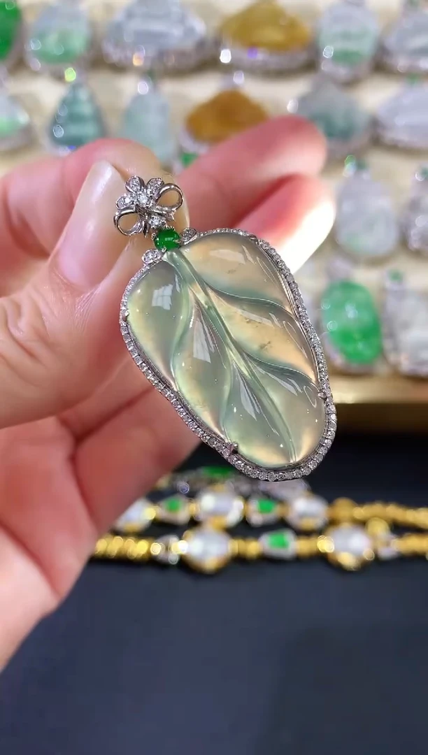 吊坠(不含链)18K金镶嵌翡翠231|