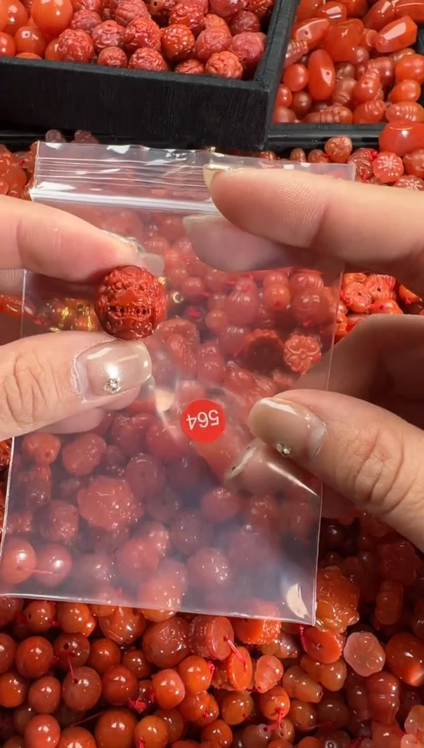 【闪购商品】南红玛瑙颈饰未镶嵌1