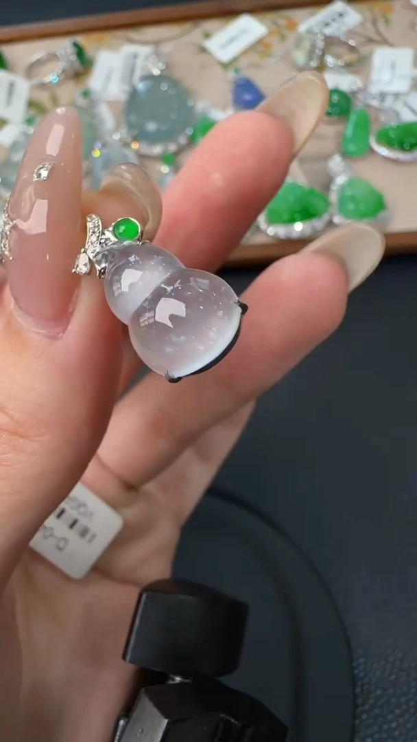 【闪购商品】翡翠吊坠(不含链)18K金镶嵌48