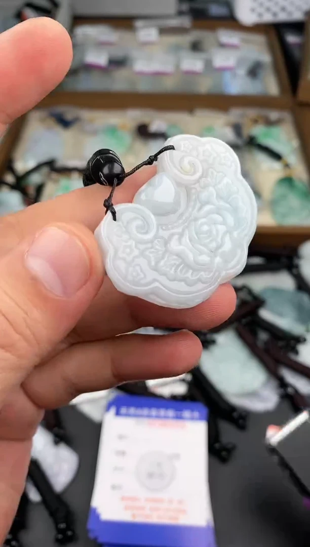 【闪购商品】翡翠颈饰未镶嵌  天然翡翠，一物一图