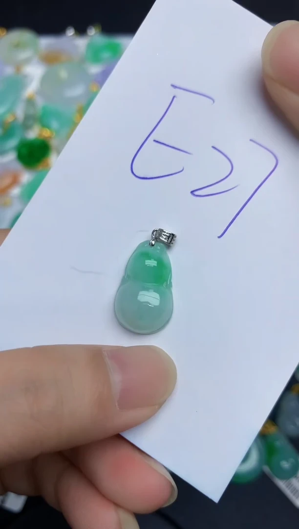 翡翠未镶嵌颈饰11111111