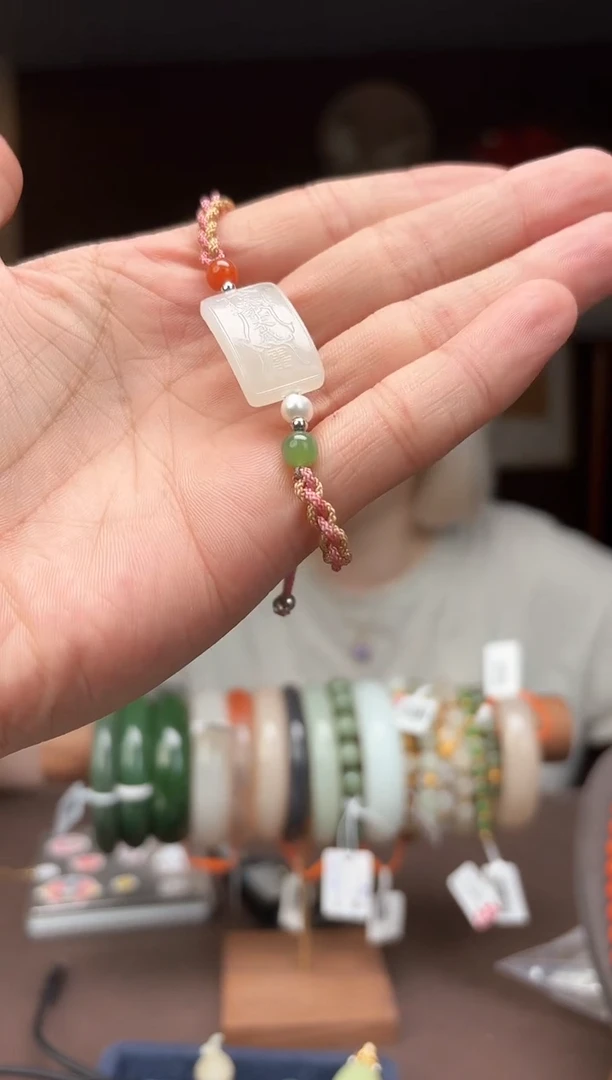 【闪购商品】和田玉AB116手牌微瑕未镶嵌-