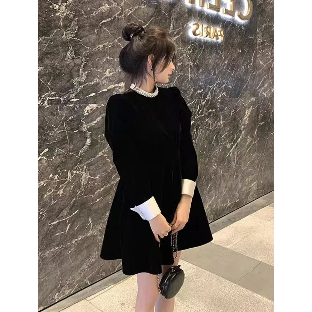 T18金丝绒法式富家千金服装赫本风小黑裙2025跨年衣服春季连衣裙