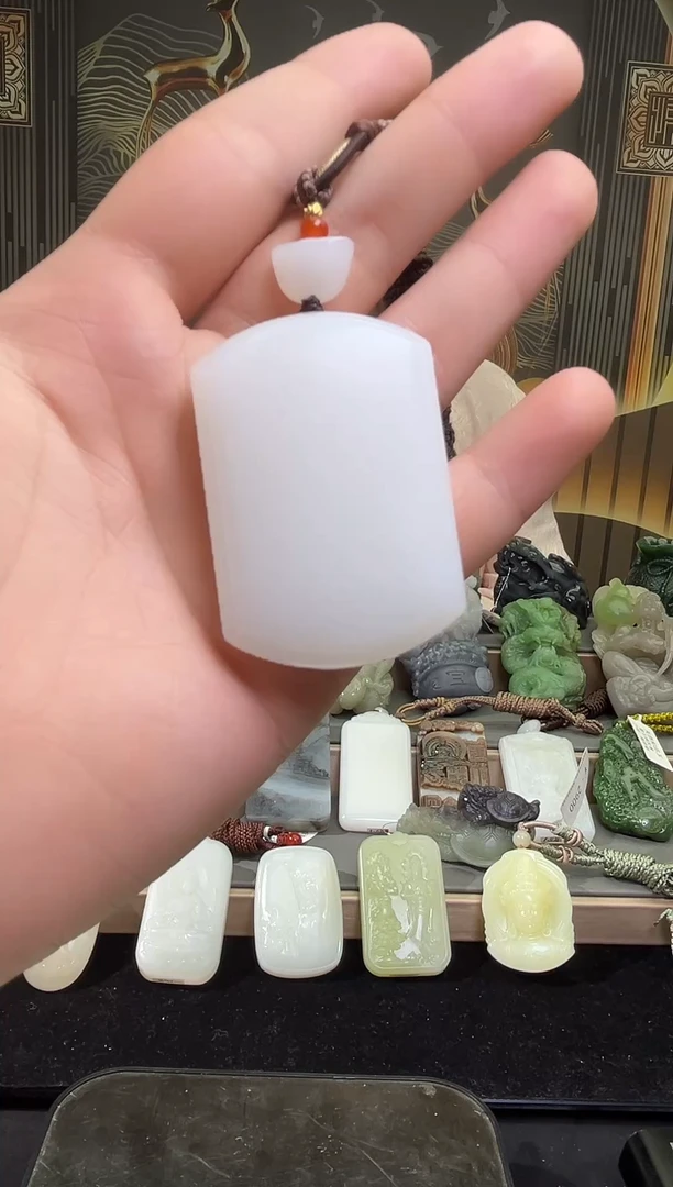 和田玉未镶嵌把件挂件