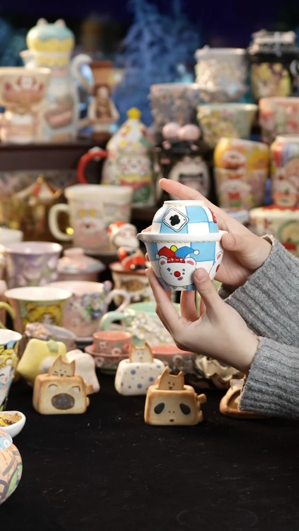 摆件陶景德镇釉下彩手绘设计师款陶瓷