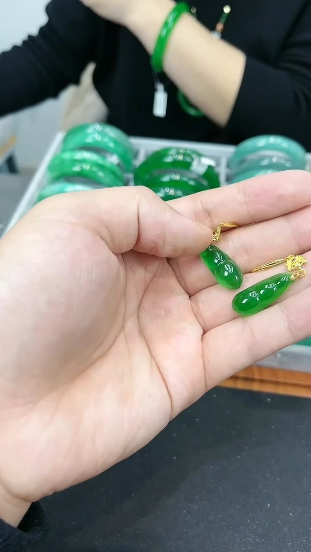 【闪购商品】砖雕s7 正阳绿四季豆耳坠