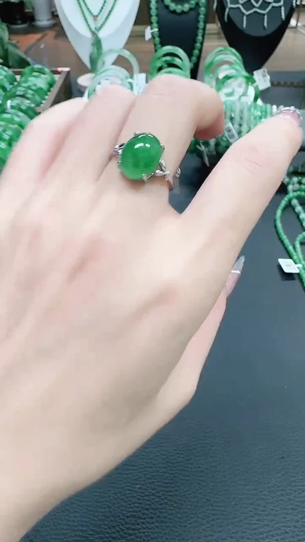 未镶嵌1石英质玉（非洲翠）/1712