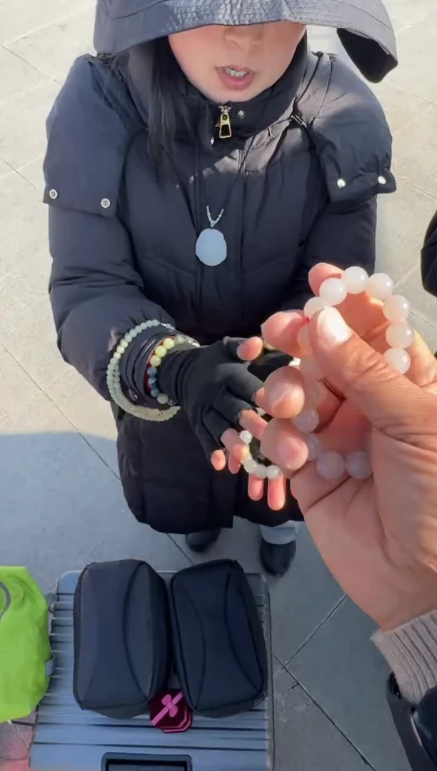 未镶嵌和田玉（糖玉）挂件和田玉