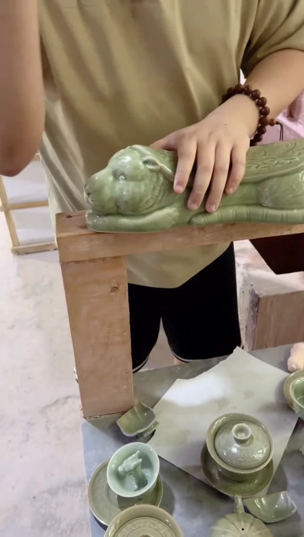 耀州窑虎虎生威枕头一个