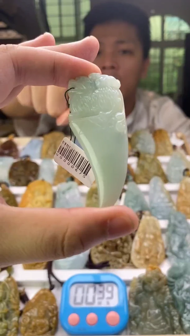 翡翠未镶嵌吊坠(不含链)天然翡翠