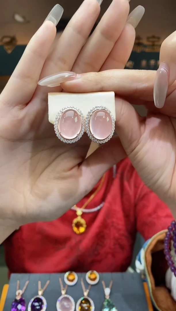 【闪购商品】芙蓉石耳钉银S925镶嵌芙蓉石耳钉