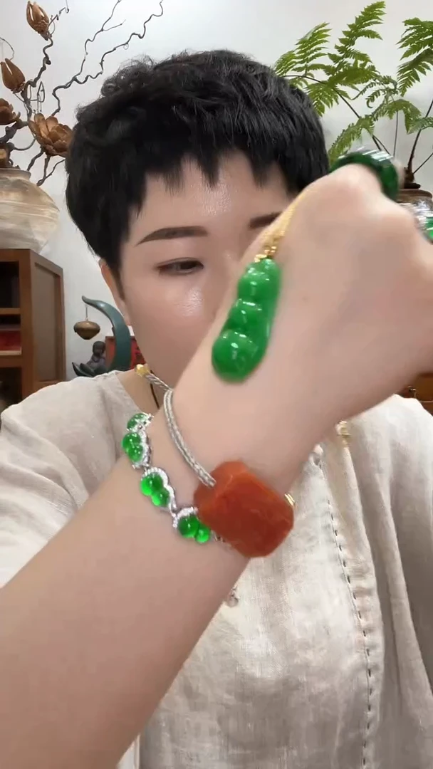 翡翠未镶嵌颈饰875