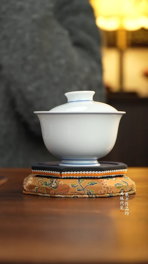 江壶见陶瓷甜白釉两才盖碗