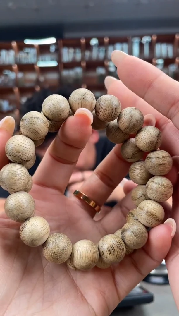 【闪购商品】沉香手串72号香港多样性发一条