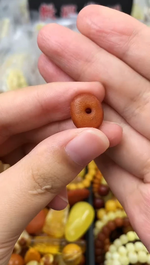 未镶嵌琥珀珠宝奇石4