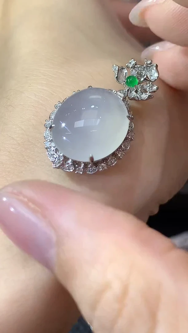 吊坠(不含链)18K金镶嵌翡翠A54