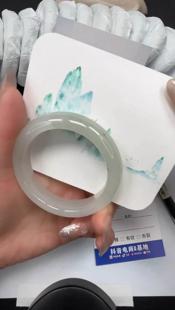 【闪购商品】石英质玉手镯未镶嵌69-52.4