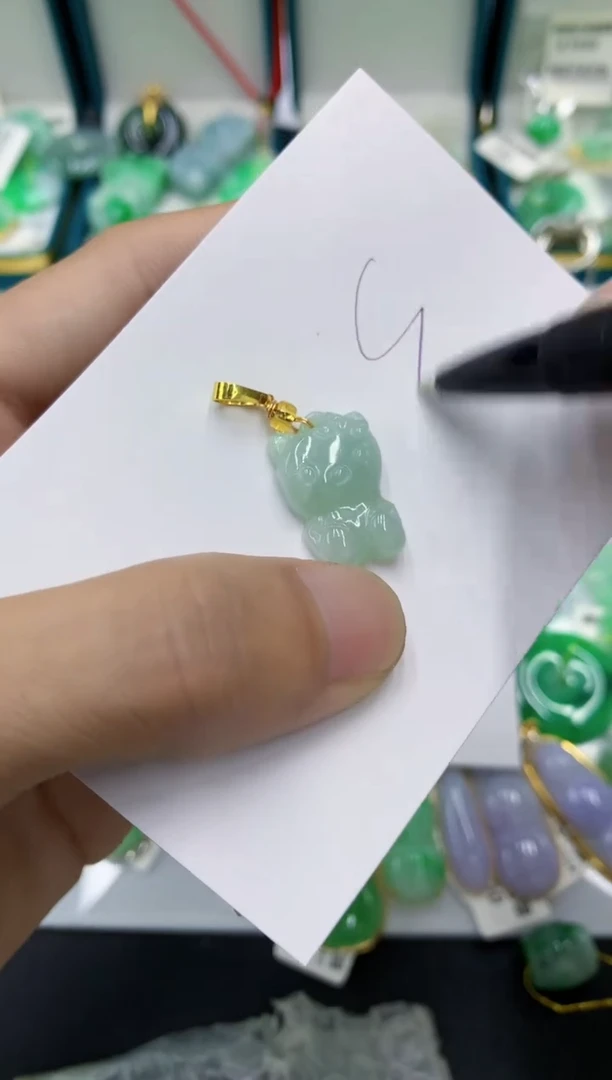 翡翠未镶嵌颈饰11111111111