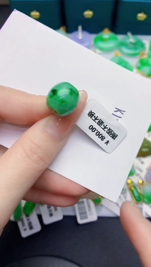 颈饰未镶嵌翡翠缅甸天然翡翠A货