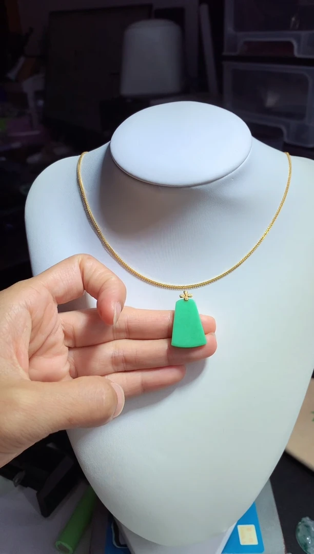 颈饰未镶嵌翡翠无事牌