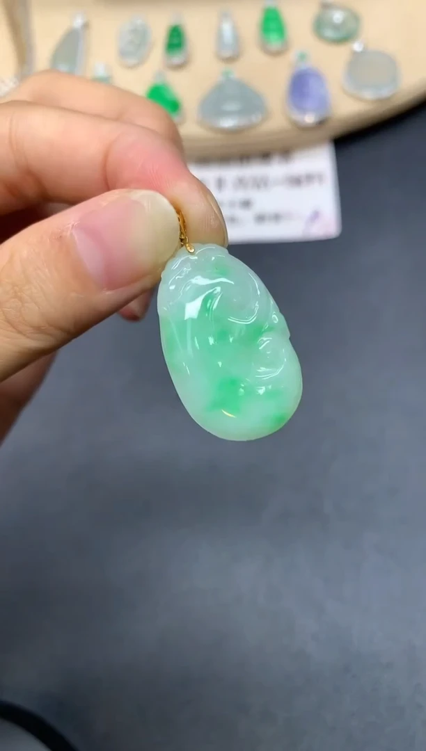 翡翠18K金镶嵌吊坠(不含链)如意【无服务费】