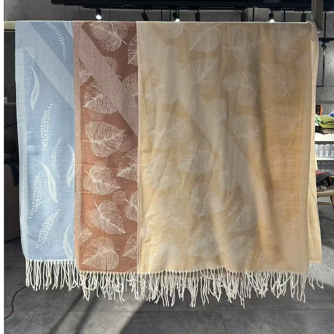 韩版围巾女春秋长款仿羊绒流苏刺绣围巾空调披肩两用防晒丝巾冬季