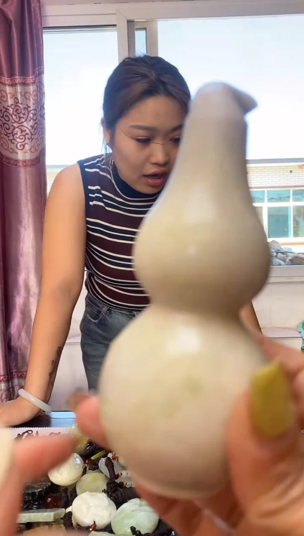 未镶嵌岫玉吊坠