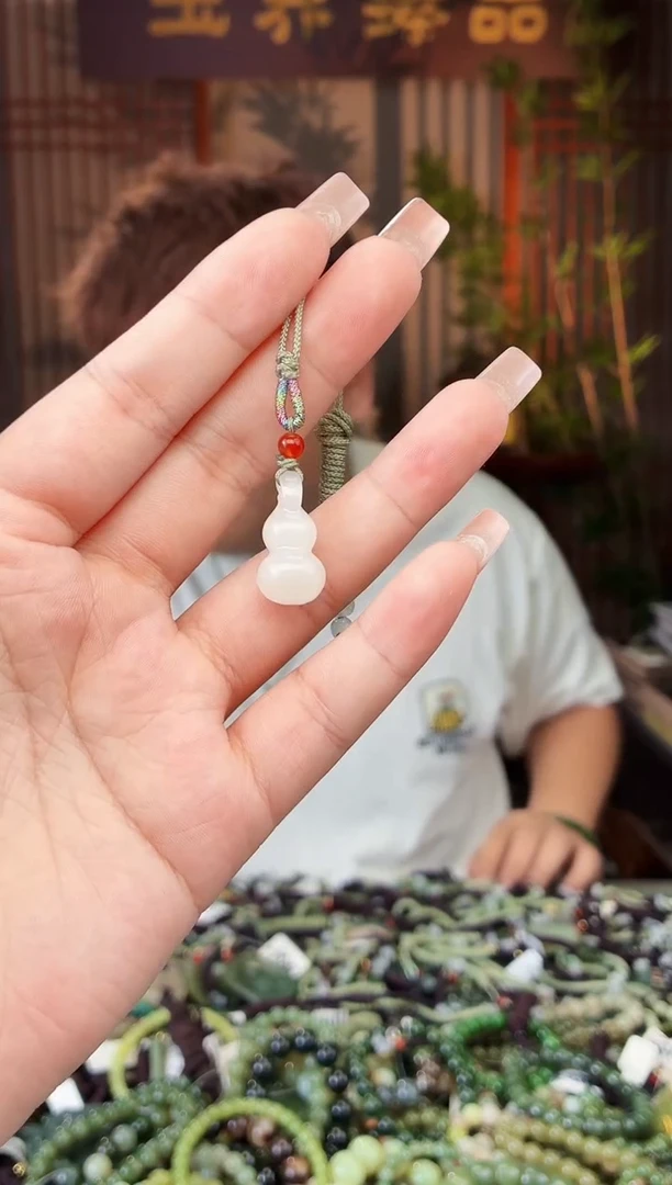 和田玉未镶嵌颈饰拍一发一