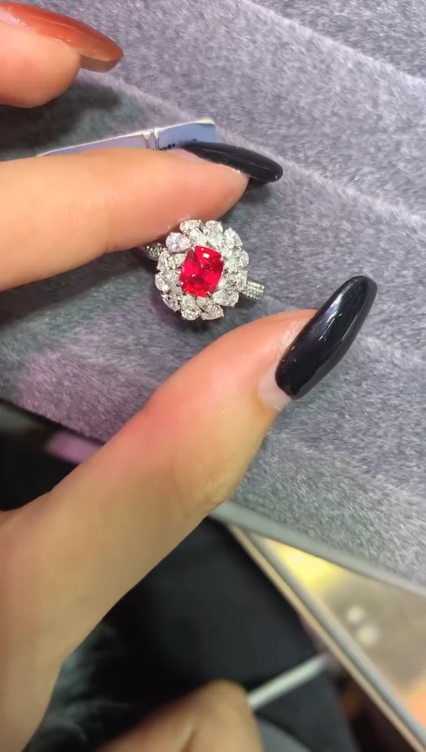 18K金镶嵌戒指红宝石1.14CT  主证