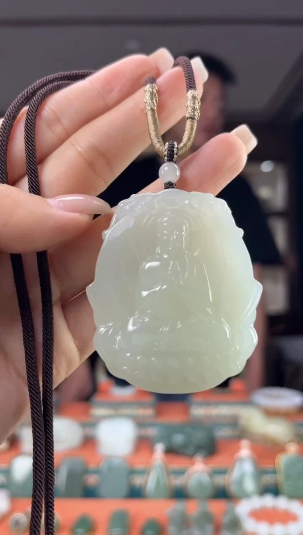 颈饰未镶嵌和田玉佩佩猪 狗