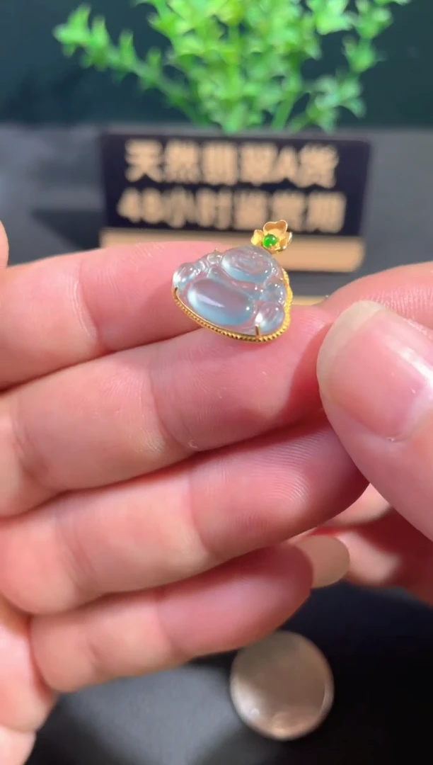 颈饰18K金镶嵌翡翠翡翠